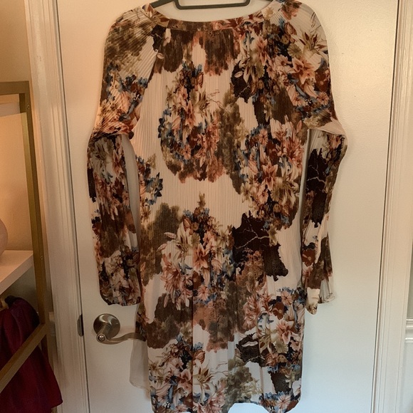Floral long sleeve dress - Picture 4 of 10